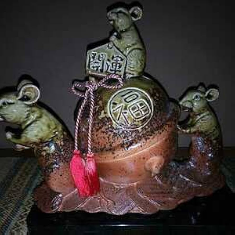 Amazon.co.jp: ネズミの置物 干支 開運ネズミ 鈴とねずみ 信楽焼