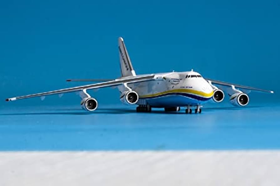 Amazon.com: GeminiJets ANTONOV Cargo An-124-100M UR-82027 1/400