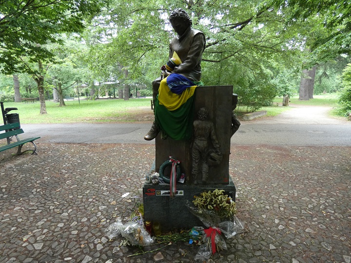 アイルトン・セナに会いにタンブレロへ！ イモラサーキット訪問記