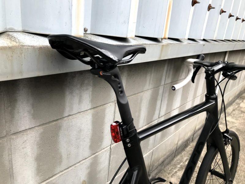 OnebyESU(ワンバイエス) カーボン マガタマ シートポストに交換