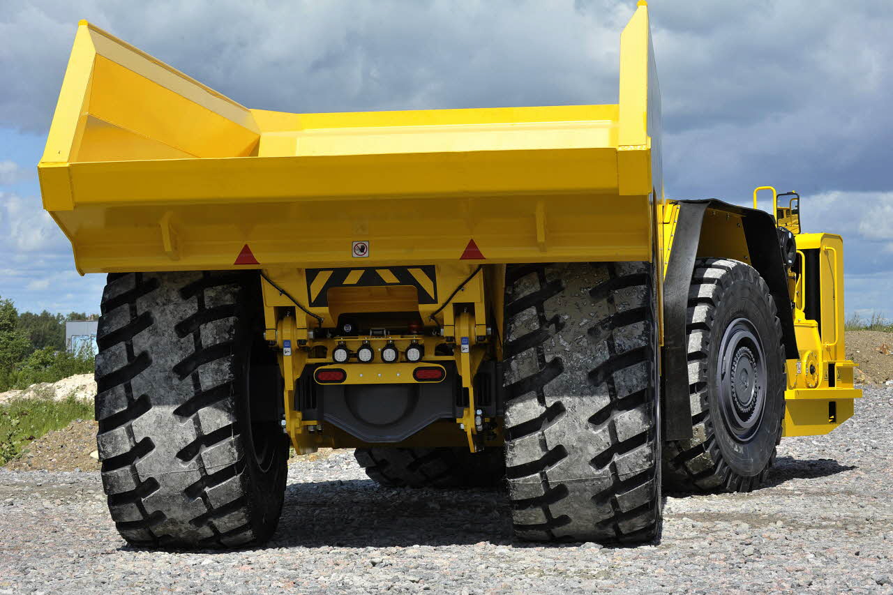 Earthmover :: Michelin North America, Inc.