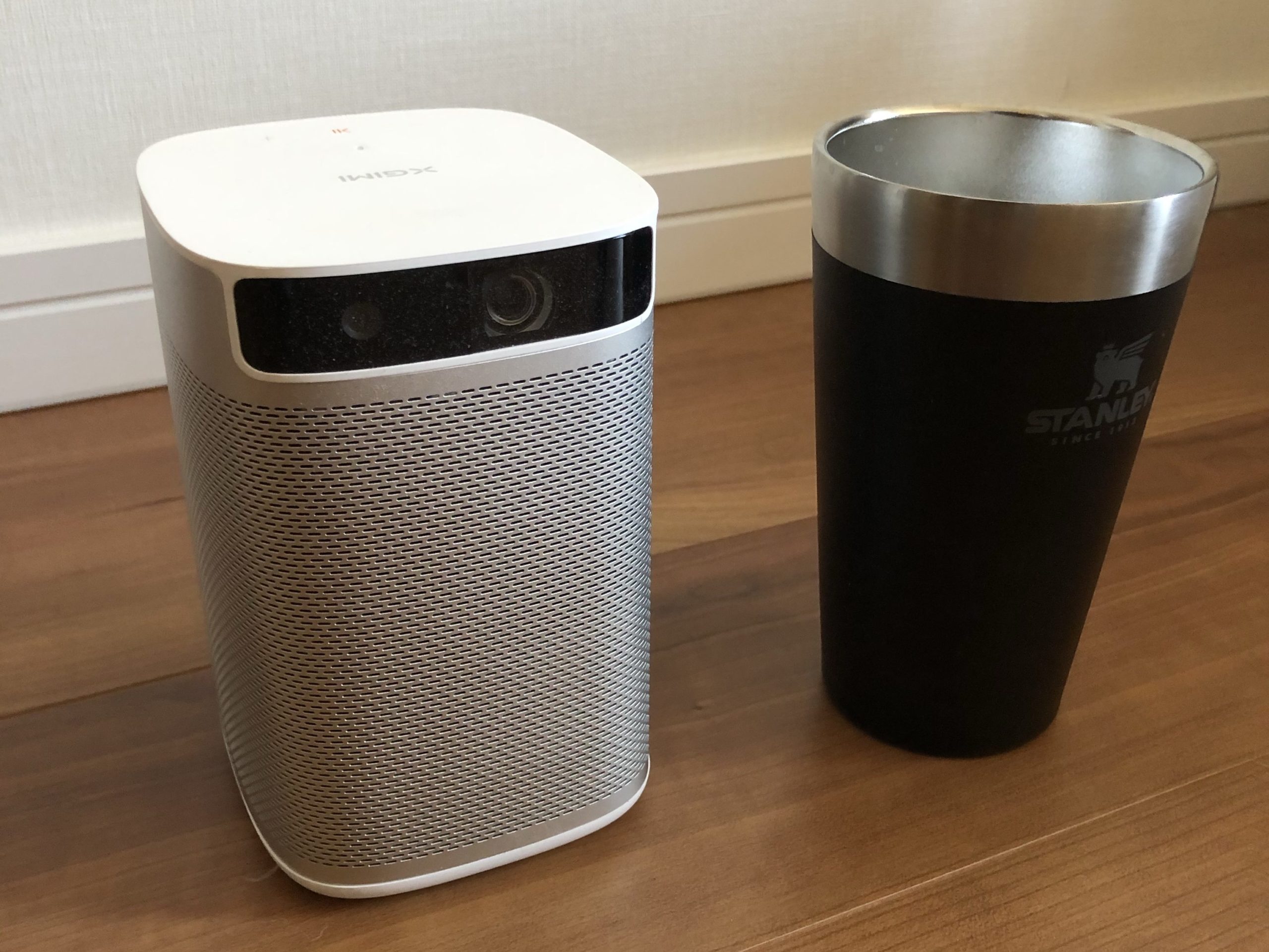 寝室天井／キャンプなどXGIMI MOGO PROはどこでも設置できて高解像度