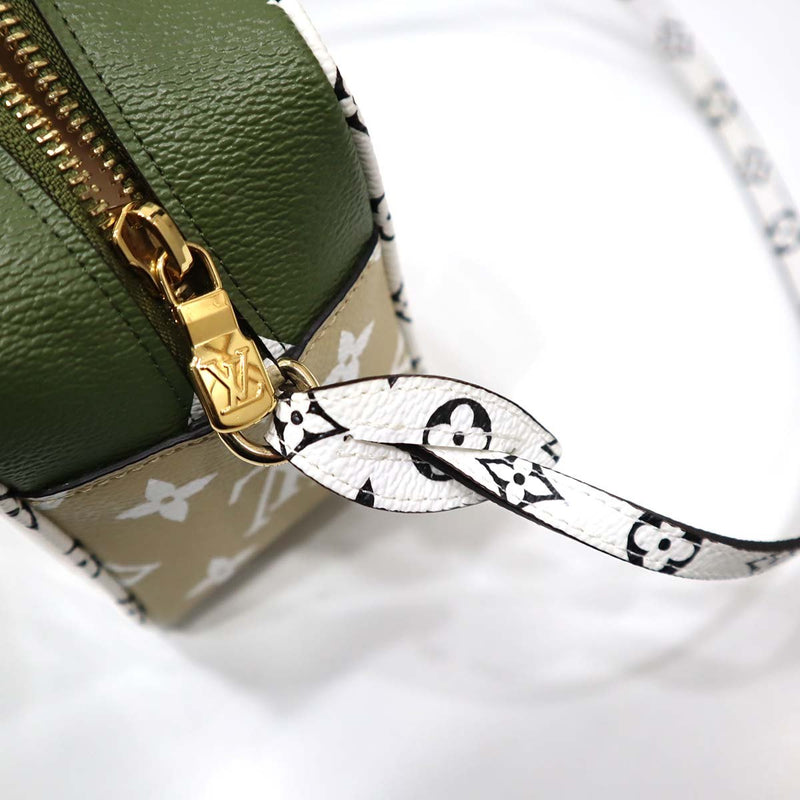 LV ビーチ ポーチ M67610 モノグラム ジャイアント ハンドバッグ