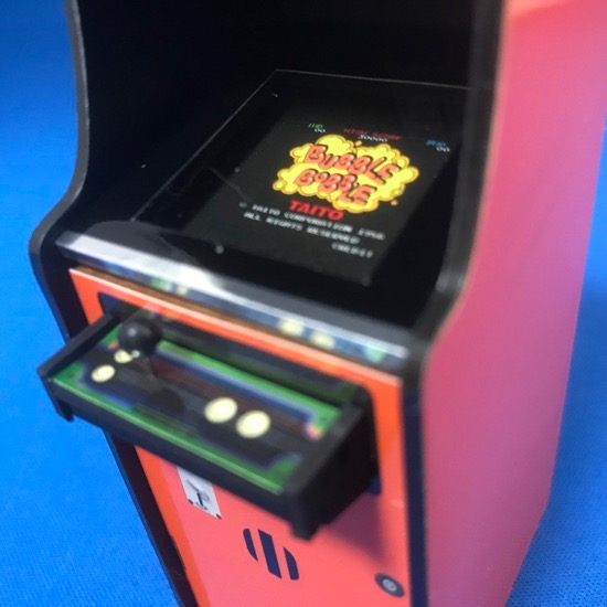 駄菓子屋でおなじみ、懐かしゲーム筐体のミニチュアキット