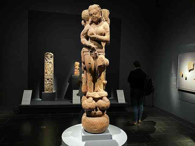 メトロポリタン美術館 インド初期仏教美術 Tree & Serpent 特別展 仏塔