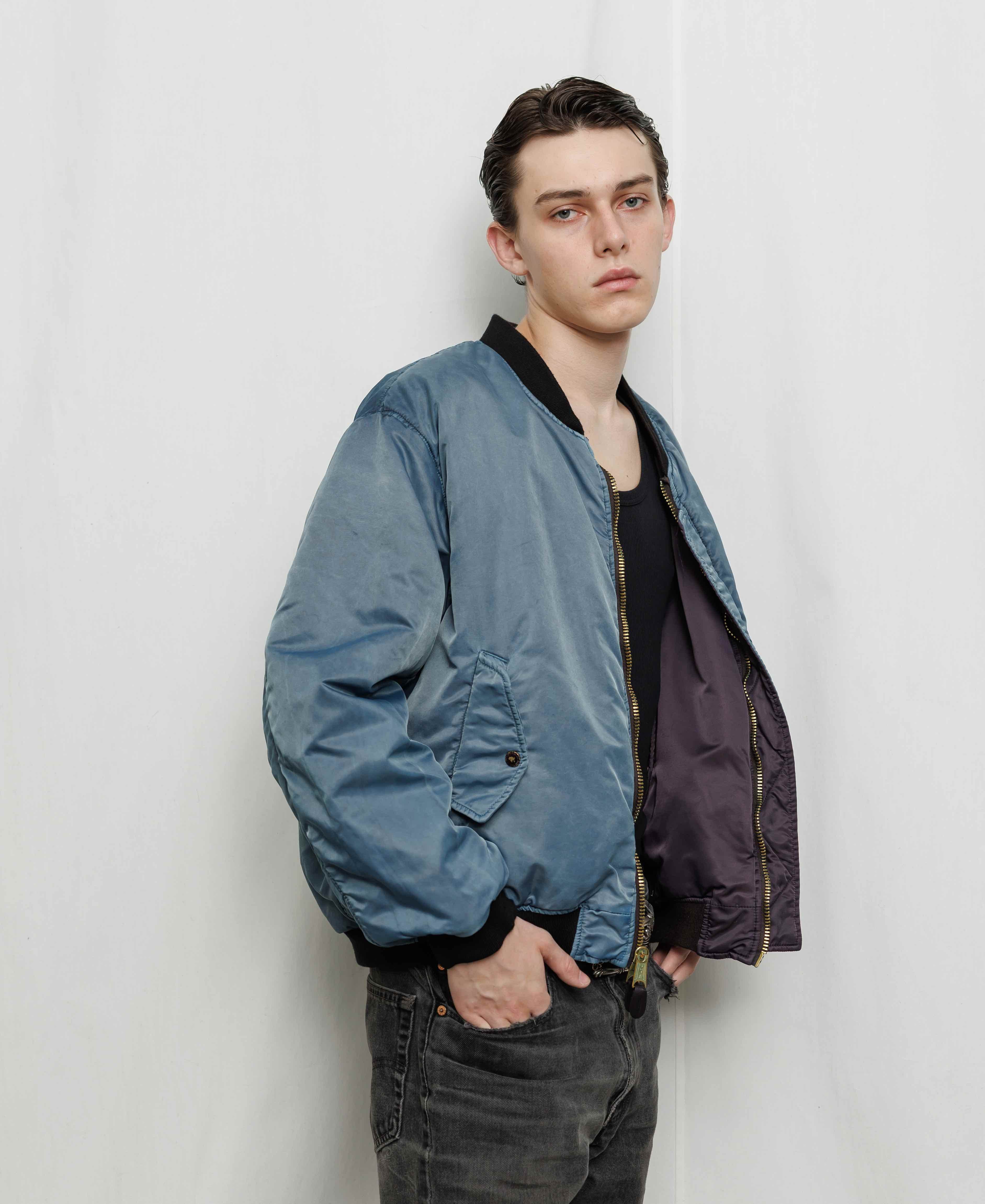 ガーメントダイ ダブルフェイスナイロンボンバージャケット - ブルー x