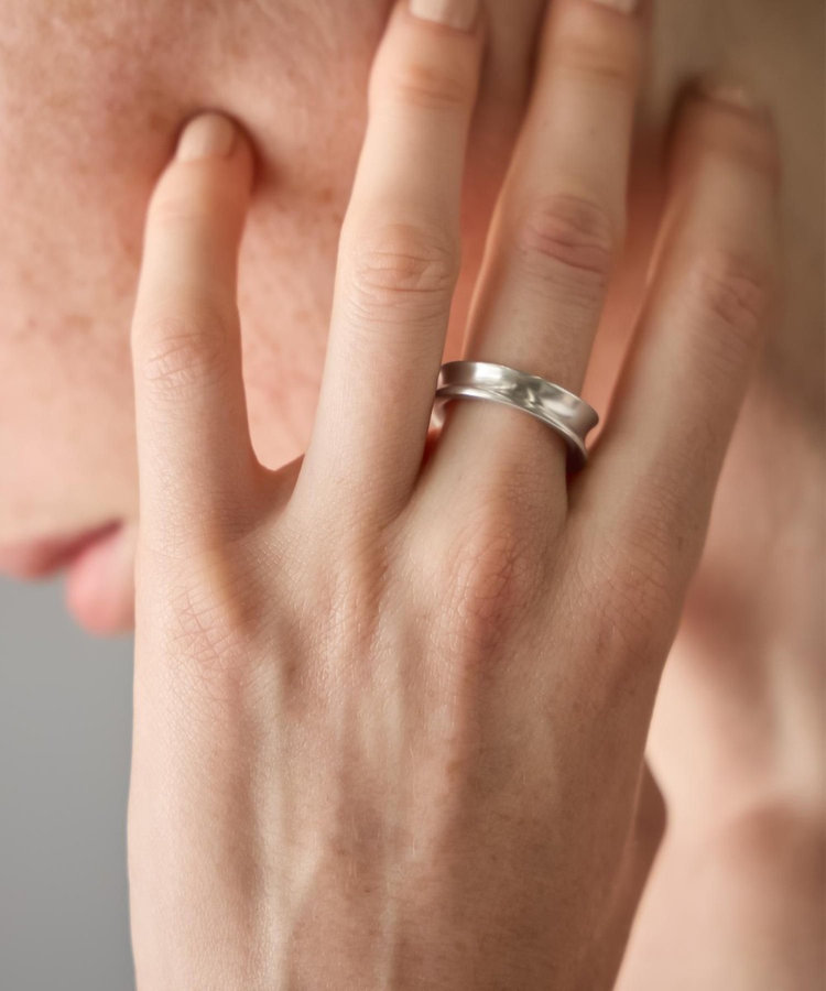 リグロウ] コンケイブ リング（101005） ｜ women（ウィメンズ