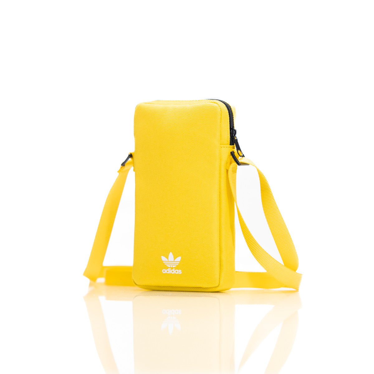 adidas ユニバーサルフォンポーチ Universal Pouch Big Logo ゴールド