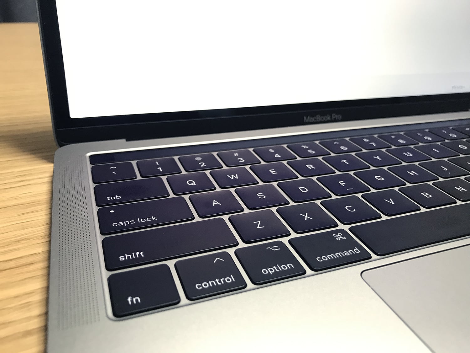 MacBook Pro 2017 (13インチ Touch Barあり)をポチったのでレビューと