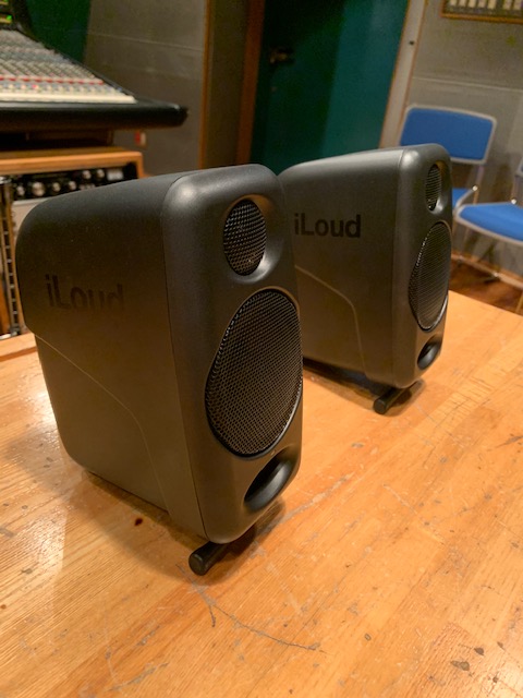 ラジカセサイズのスピーカー「iLoud Micro Monitor」導入 - MIT STUDIO
