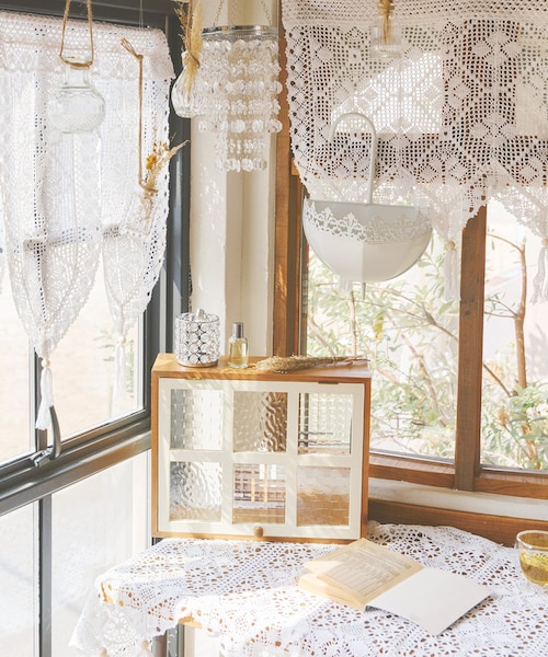 ガラス窓枠ディスプレイラック｜サリュの通販｜&mall（アンドモール