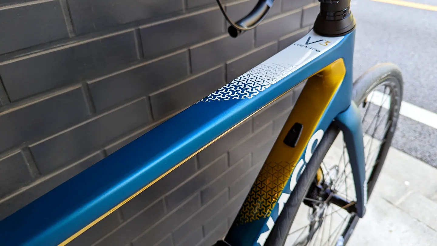 COLNAGO V3 Disc 105Di2入荷！【ﾋﾟｭｱﾚｰｼﾝｸﾞﾛｰﾄﾞ】 | 自転車のことなら