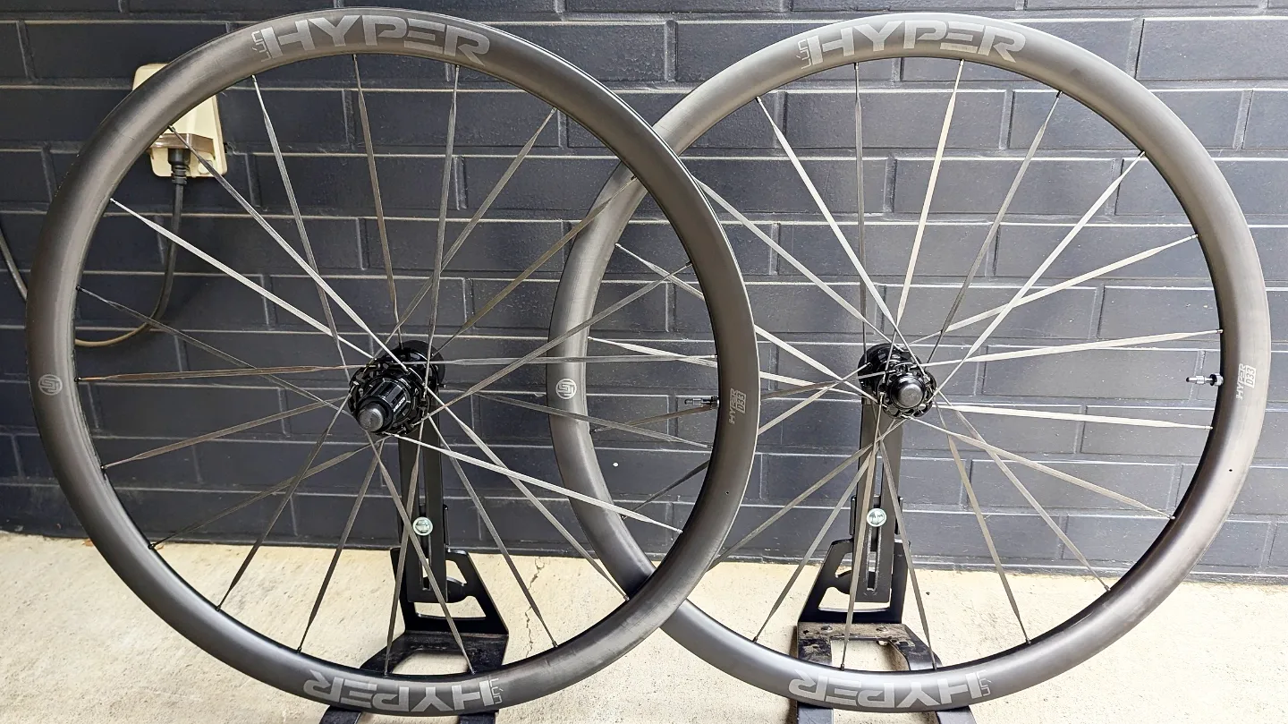 新モデル！】LÚN HYPER 3.0 D33入荷！【ｶｰﾎﾞﾝｽﾎﾟｰｸ】 | 自転車のこと