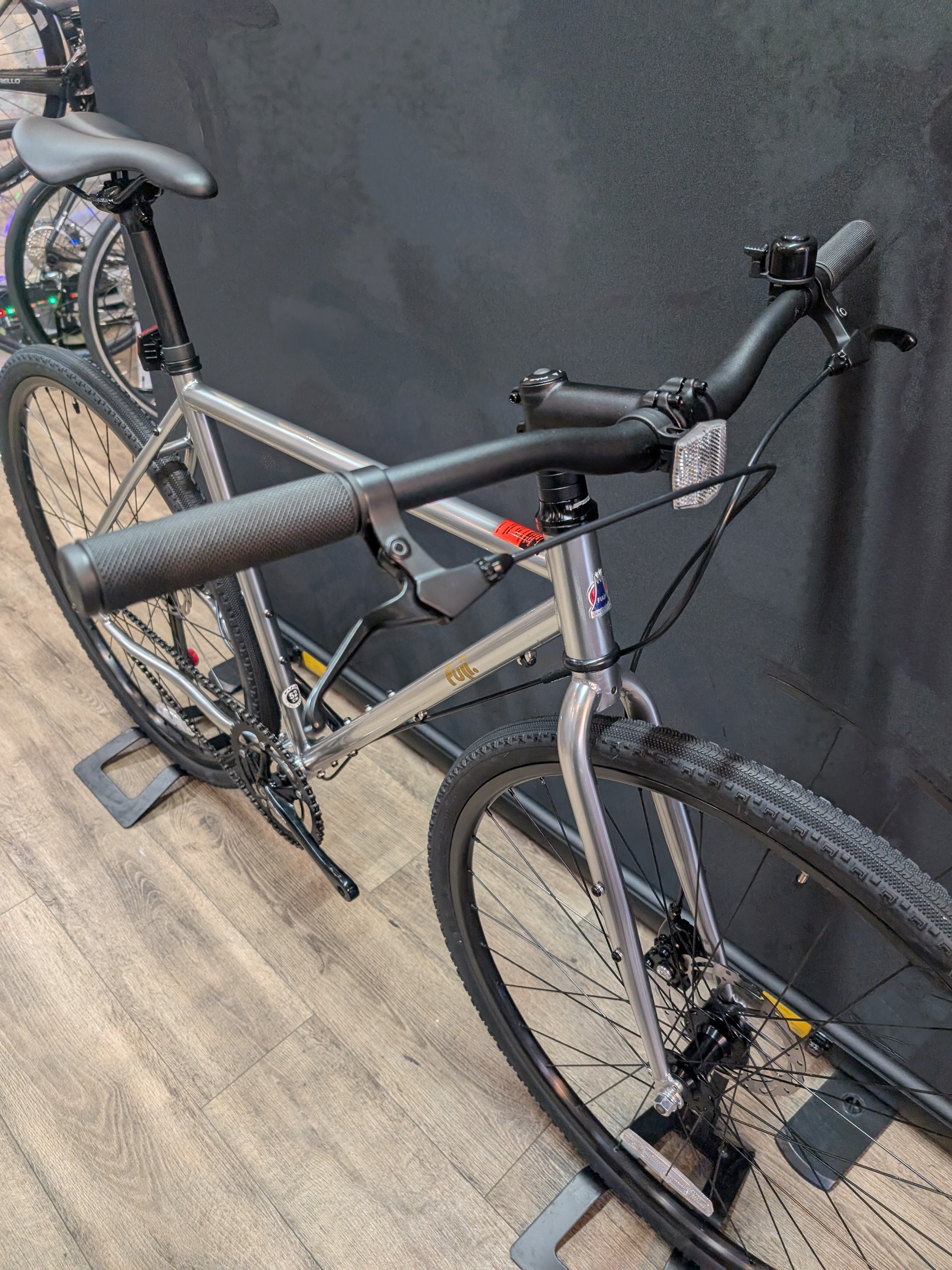 ｼﾝｸﾞﾙｽﾋﾟｰﾄﾞ】FUJI VAPAH入荷！【ﾌﾗｯﾄﾊﾞｰｸﾞﾗﾍﾞﾙﾊﾞｲｸ】 | 自転車のこと