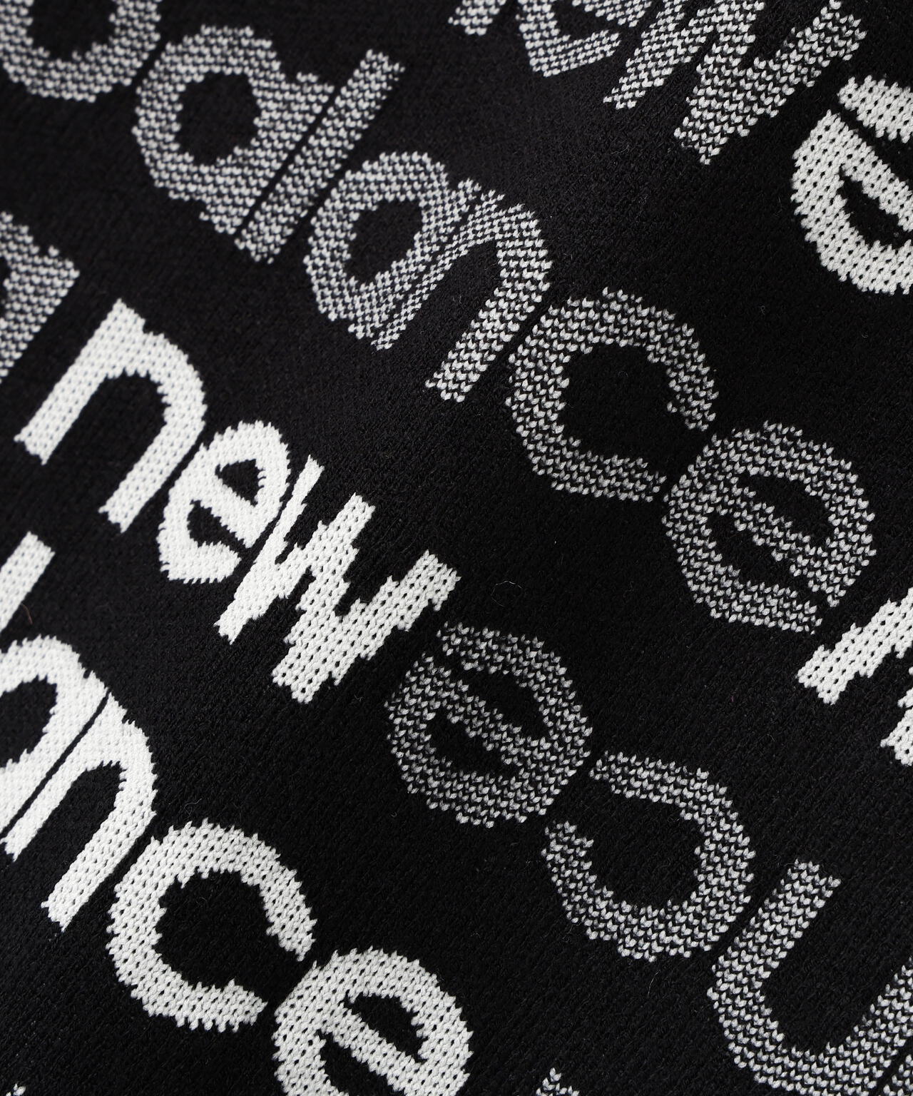 アップサイドダウンロゴボーダー 吸湿発熱 クルーネック ニット プル