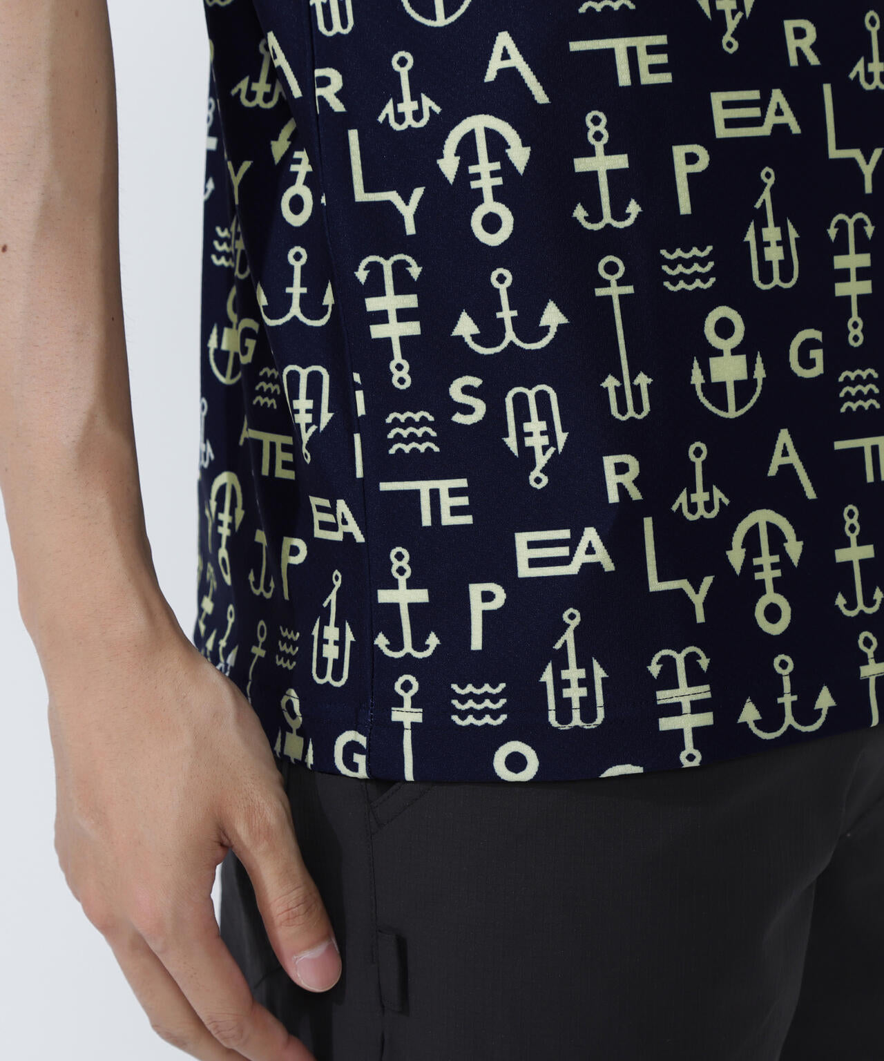 アンカーロゴ柄プリント半袖モックネックカットソー | PEARLY GATES