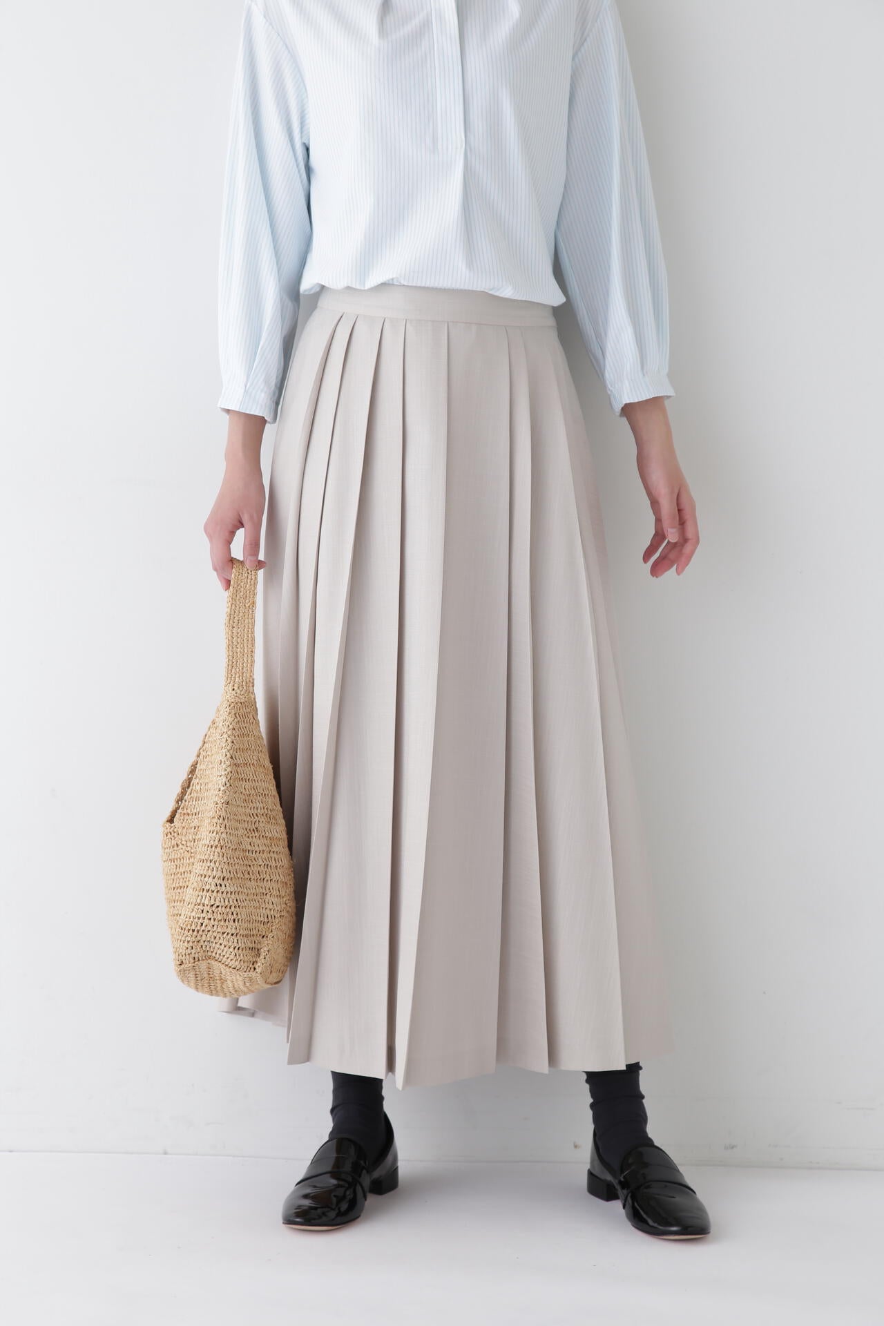 リネンライクブッチャーランダムプリーツスカート | human woman