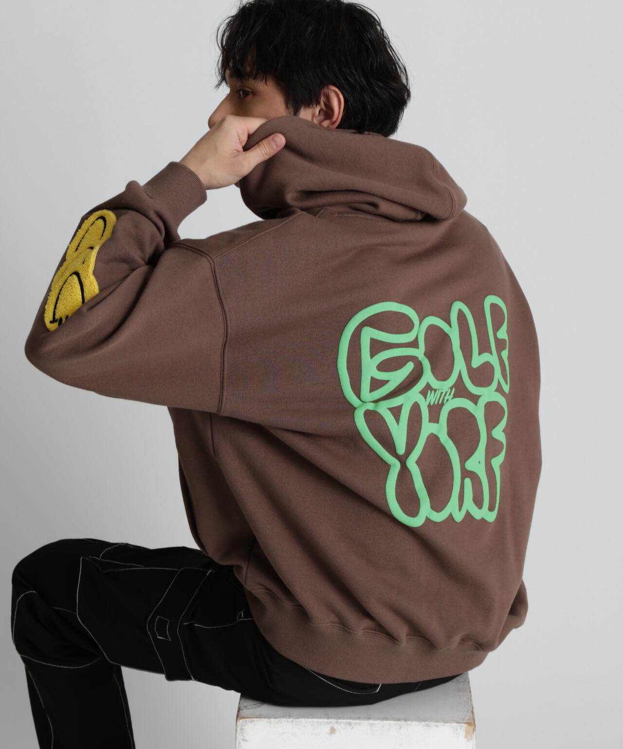 YORF（ヨルフ）】ゴシックロゴフーディー | Awesome Golf（オーサム