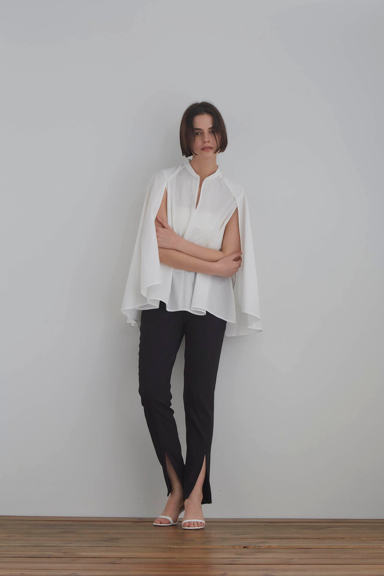 SOLOTEXブロードケープブラウス | LE PHIL（ル フィル） ｜【公式