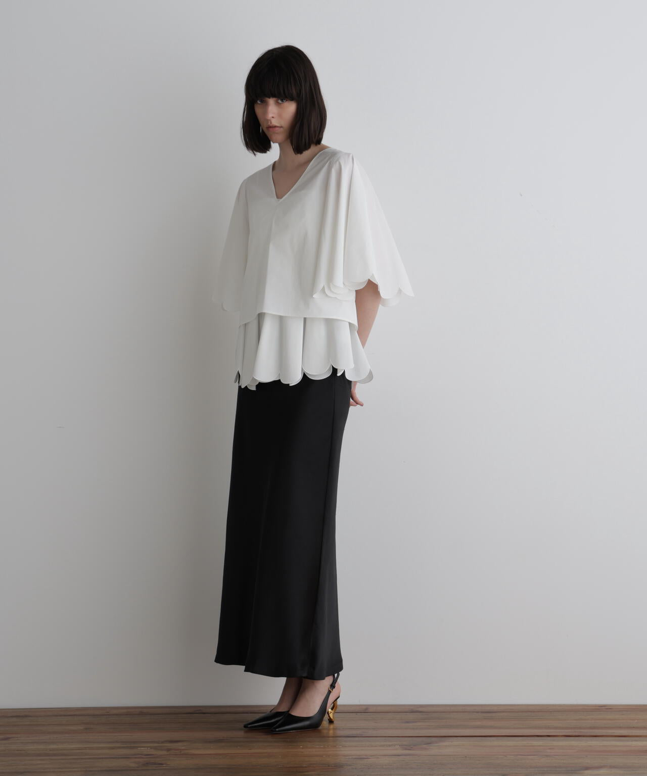 SOLOTEXブロードスカラップフレアスリーブブラウス | LE PHIL（ル