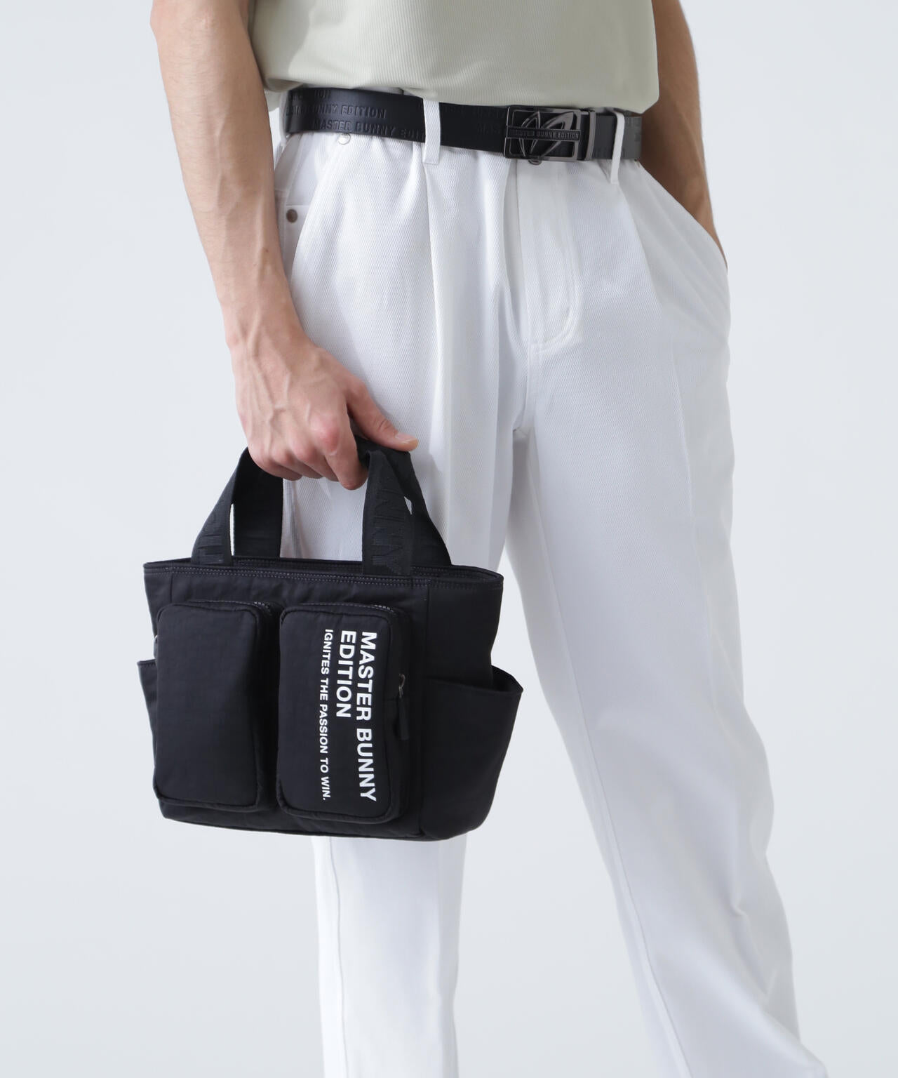 アウトポケット カートバッグ (UNISEX) | MASTER BUNNY EDITION