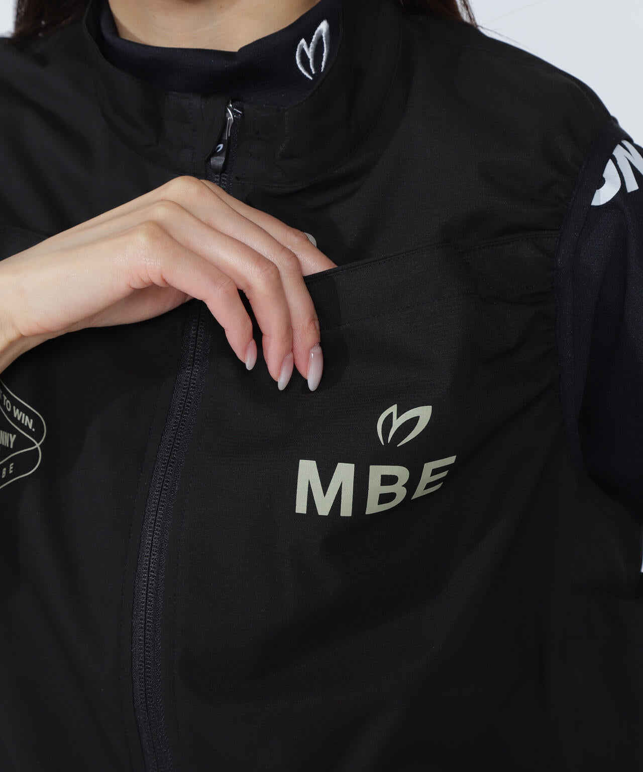 ファンフルジップアップベスト | MASTER BUNNY EDITION（マスター