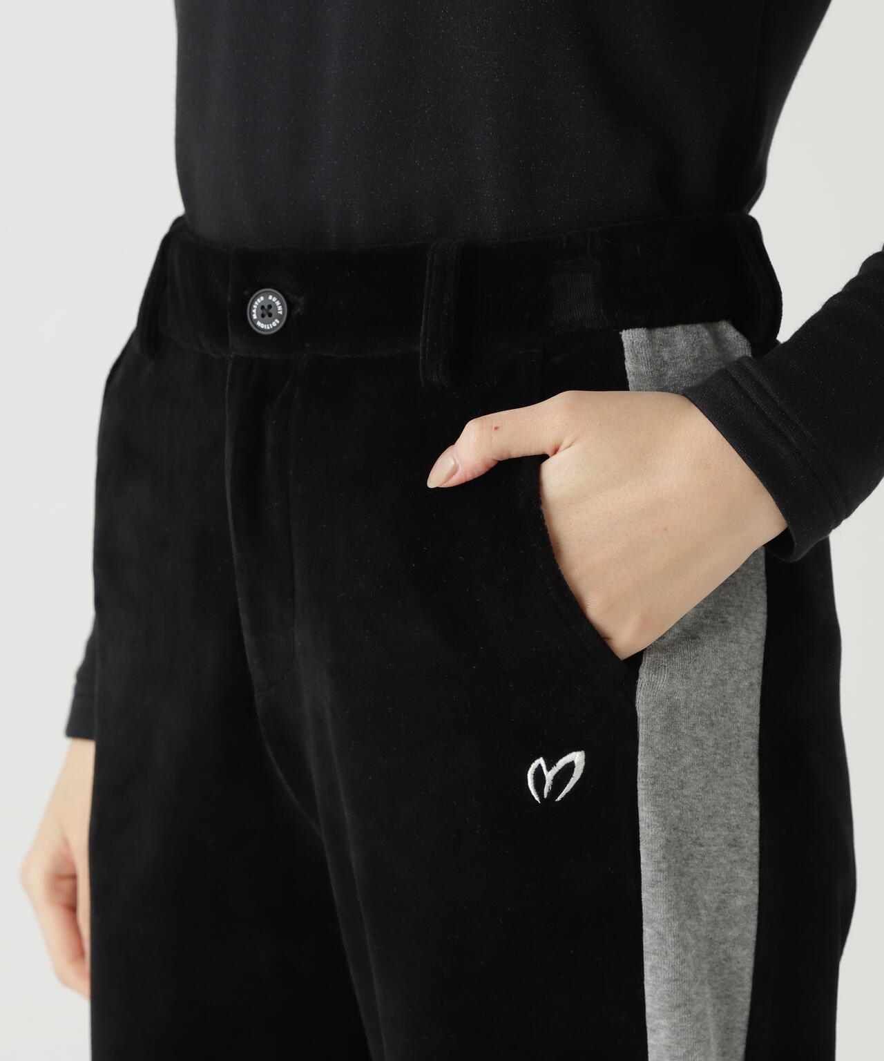 岩井ツインズコラボカラーあり】ベロアパンツ | MASTER BUNNY EDITION