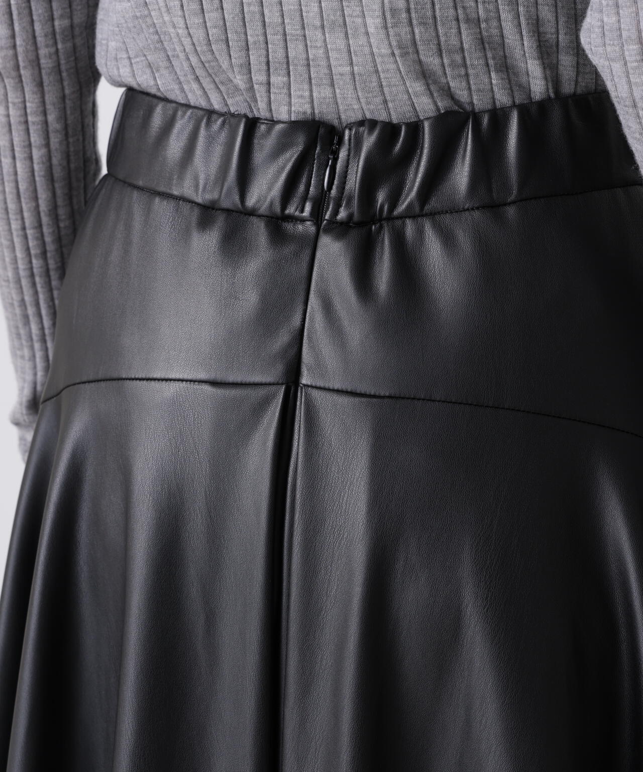 レザーライクフレアスカート | hLM（エイチエルエム） ｜【公式】通販