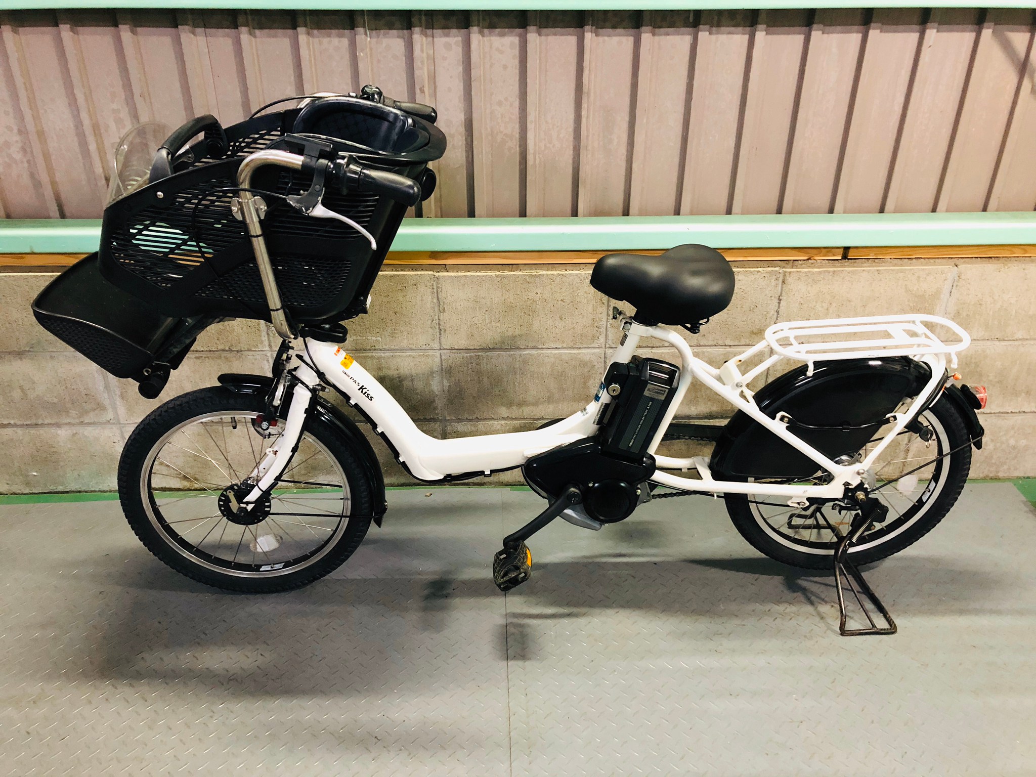 SOLD OUT】電動自転車 ヤマハ PAS Kiss 20インチ 大容量8.7Ah 白 子供