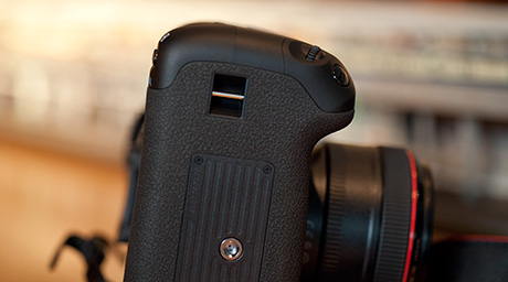 EOS 60D バッテリーグリップ BG-E9 レビュー – mono-logue