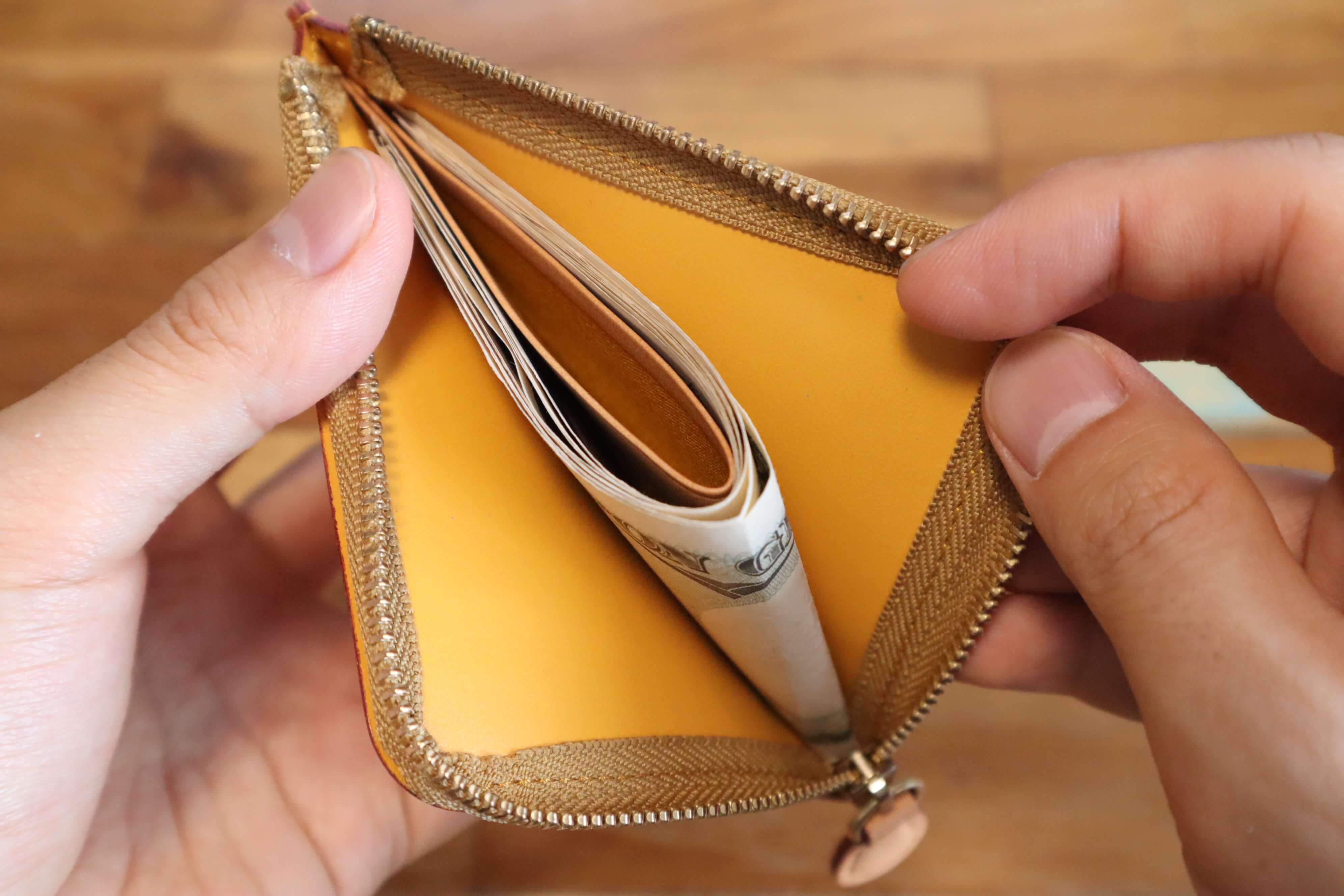 レビュー】ヌメ革の経年変化を堪能できる！GANZO（ガンゾ）ミネルバ