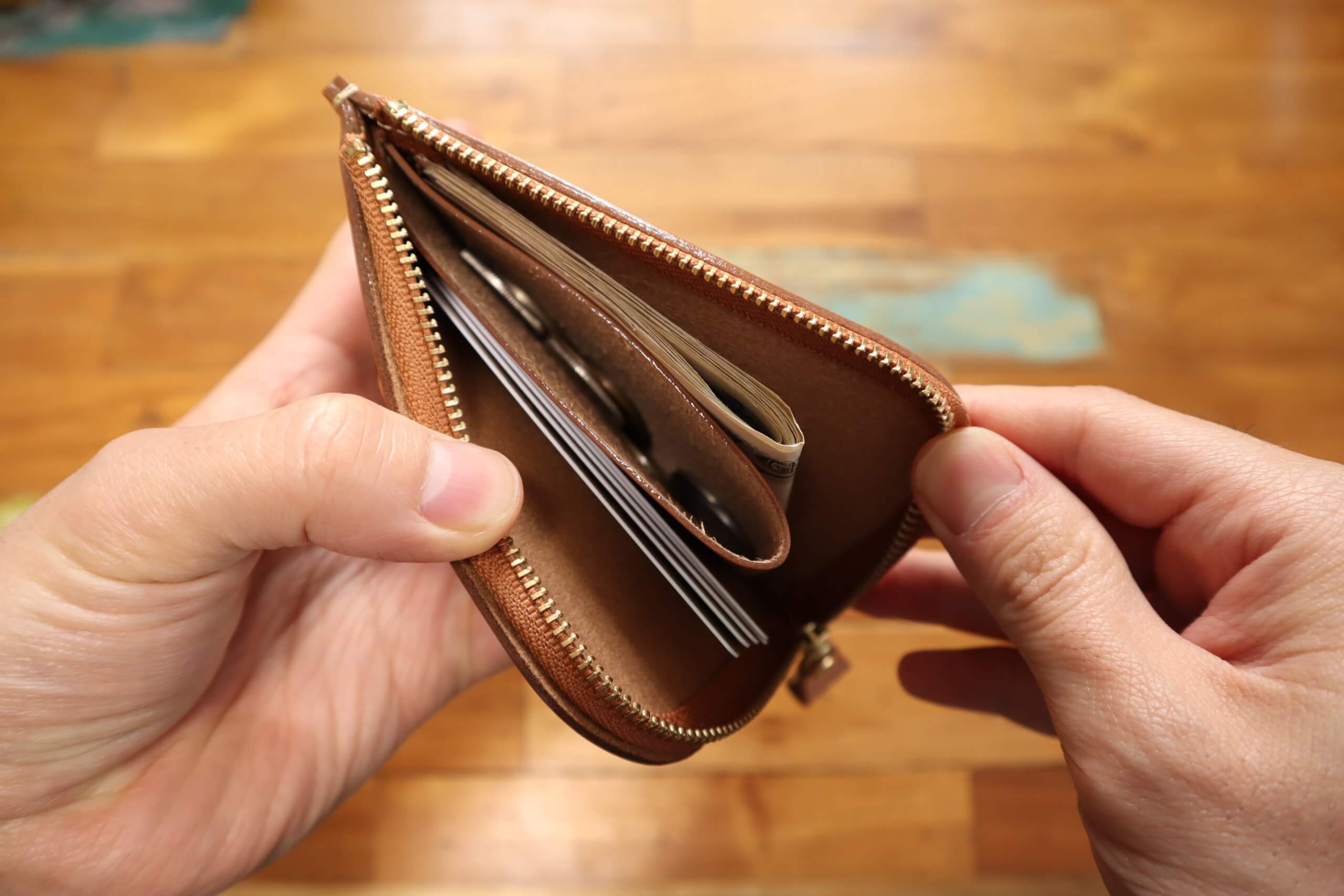 レビュー】レザー良し、コスパ良し。土屋鞄製造所のL字財布