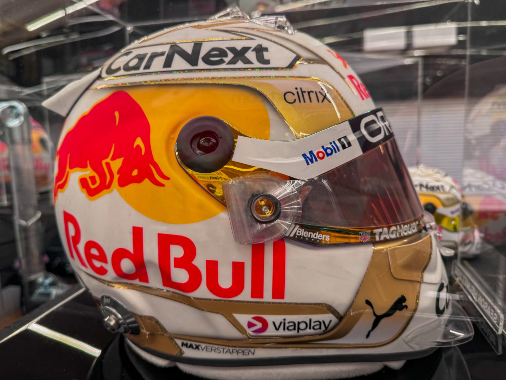 SCHUBERTH PERFORMANCE イタリア 4輪 F1 シューベルヘルメット製作