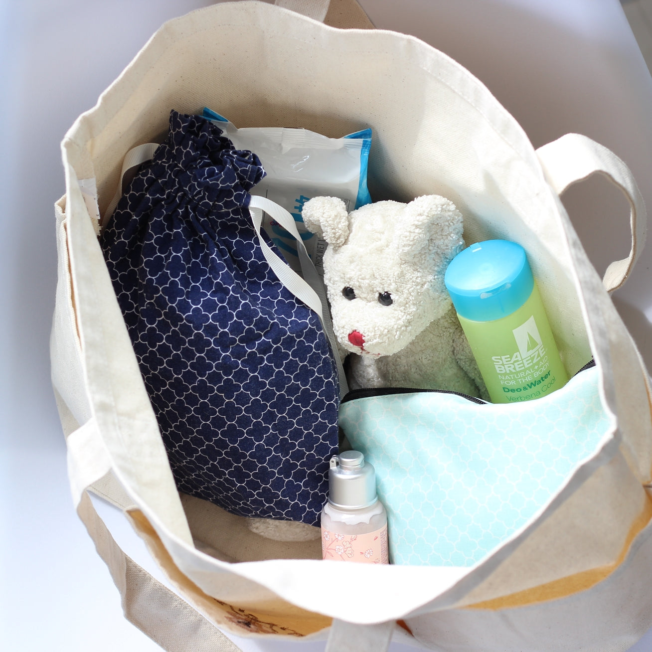 くまちゃん柄とお名前刺繍の6ポケットトートバッグマザーズバッグ