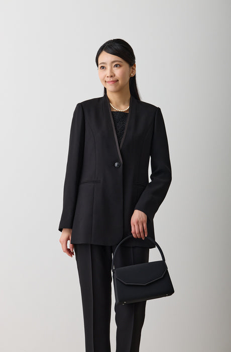 ブラックフォーマル パンツスーツ2点セット 胸当て付 オフィス対応 net