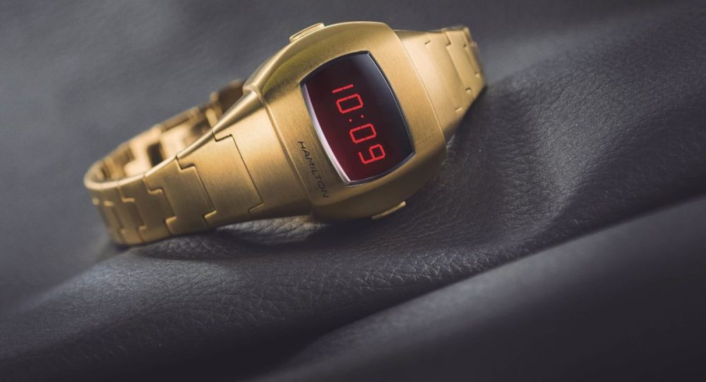 名作レトロフューチャー時計の現代版」ゴールド×ミニがかなり新鮮