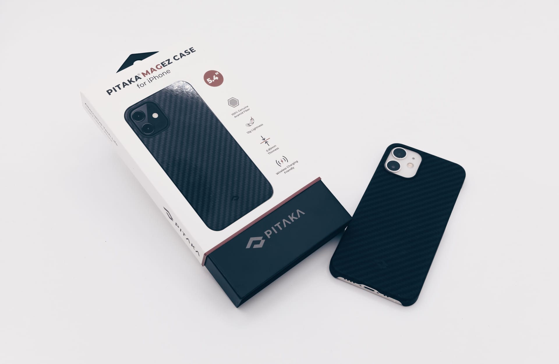 PITAKA MagEZ Case for iPhone レビュー／アラミド繊維を採用し、薄く