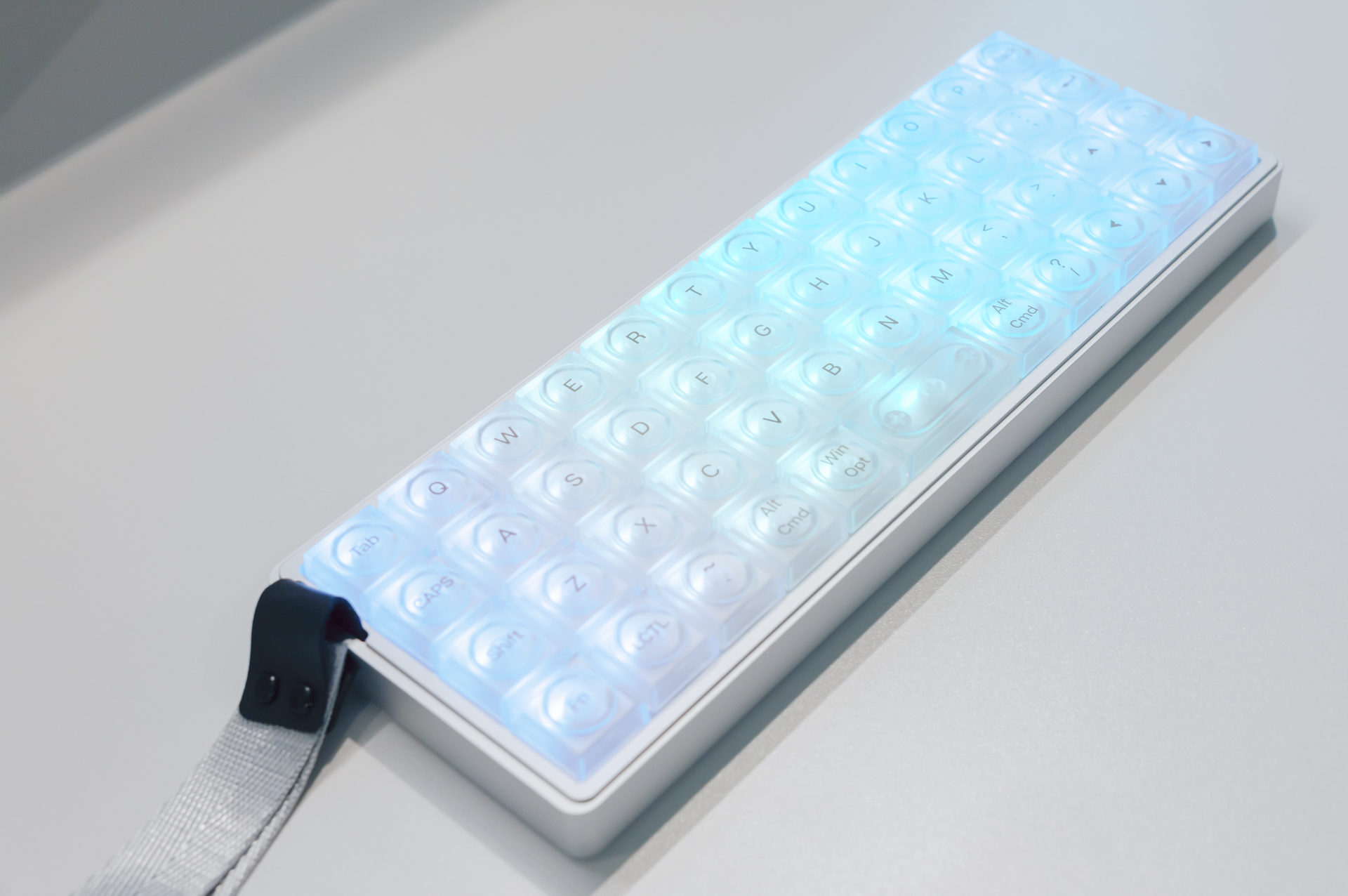 EPOMAKER Luma40 レビュー／美しいデザインと圧倒的にコンパクトな