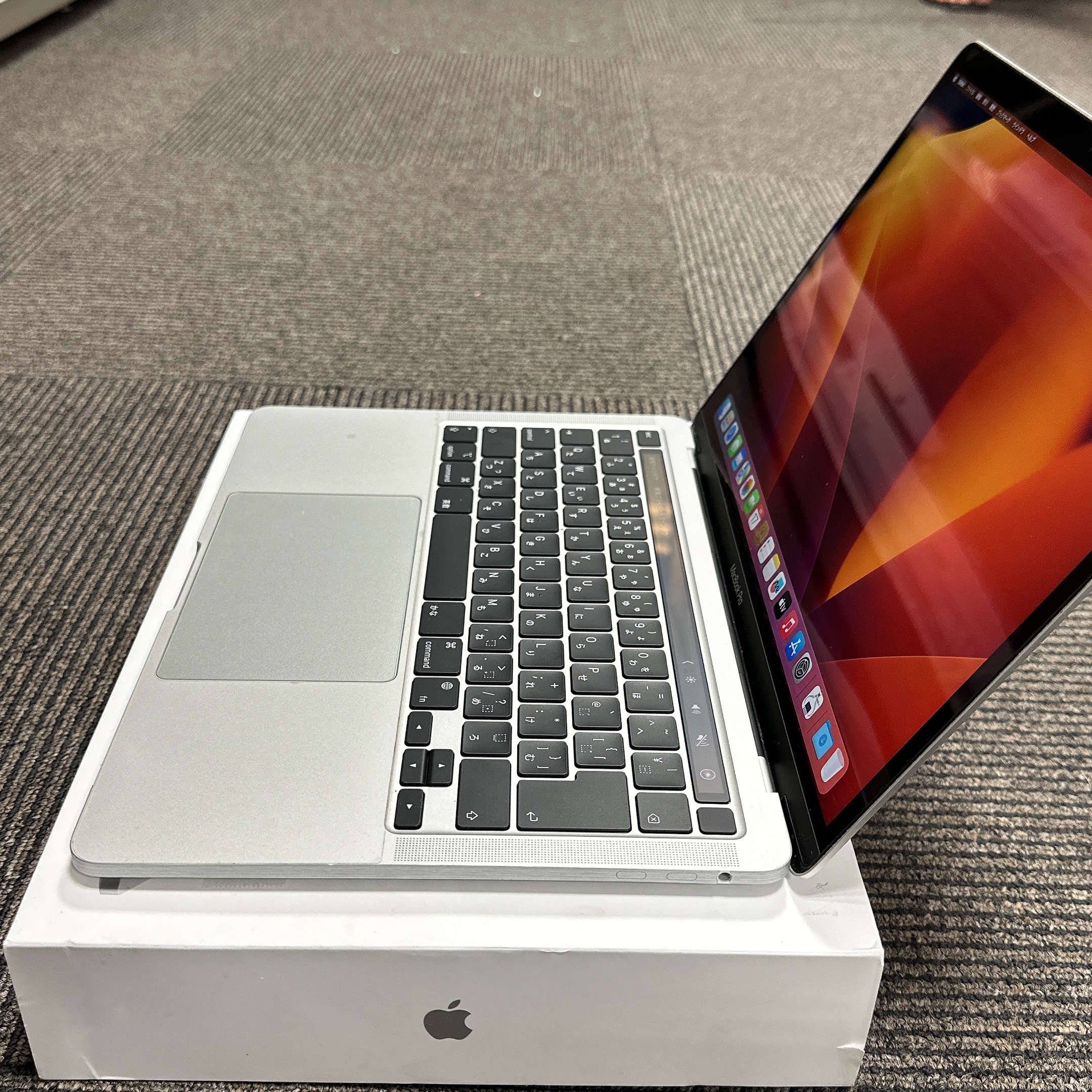 MacBook Pro 2020 Silver 13 inch M1/8GB/512GB