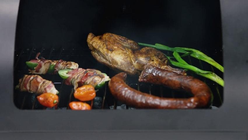 Dyna-Glo Signature Series 287-Sq in Black Portable Charcoal Grill