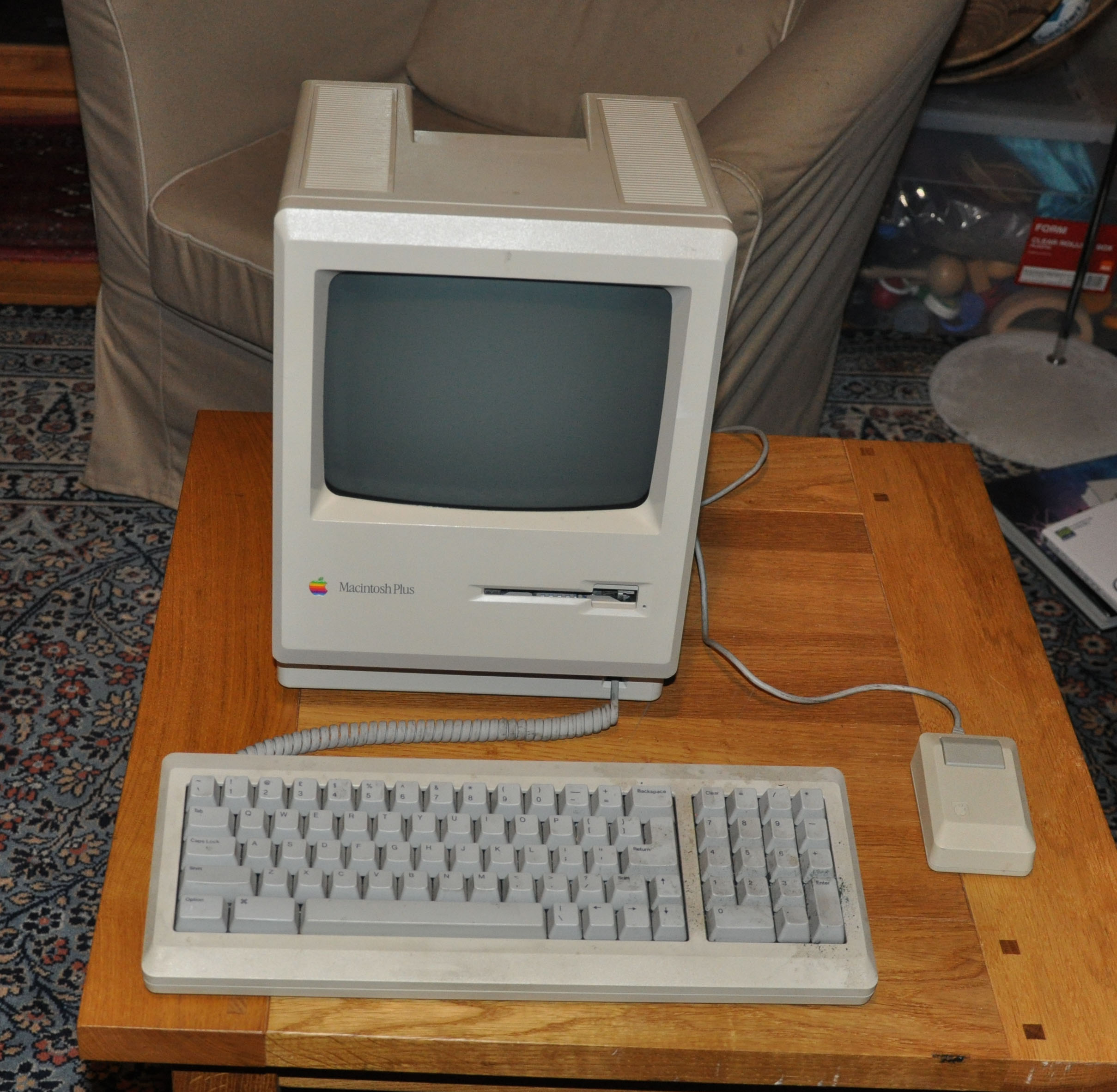 APPLE Macintosh Plus 1Mb