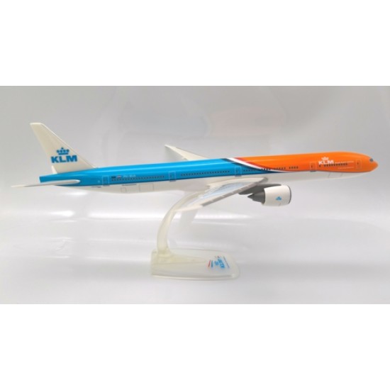 1/200 KLM BOEING 777-300ER ORANGE PRIDE