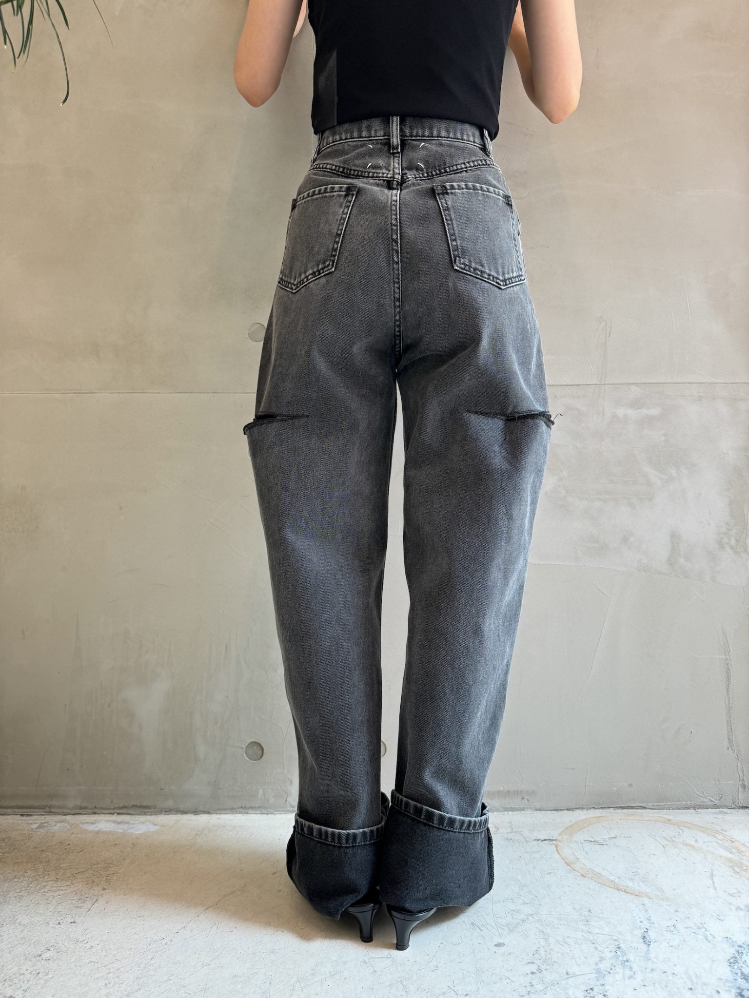 スラッシュディテールデニムパンツ｜MAISON MARGIELA（メゾン