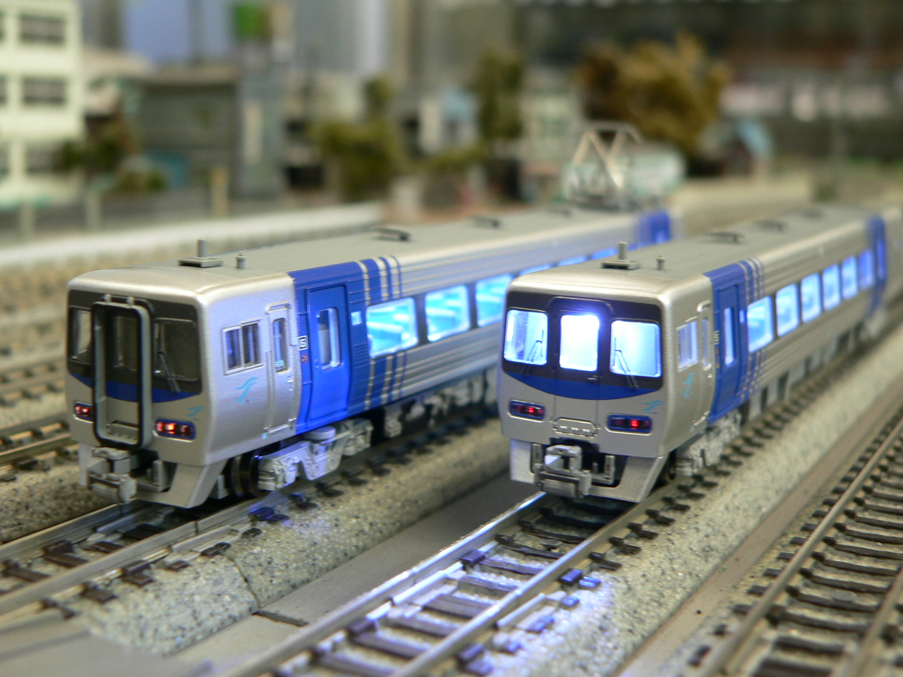 マイクロエースのJR四国8000系貫通車の車掌室を点灯化とボディ