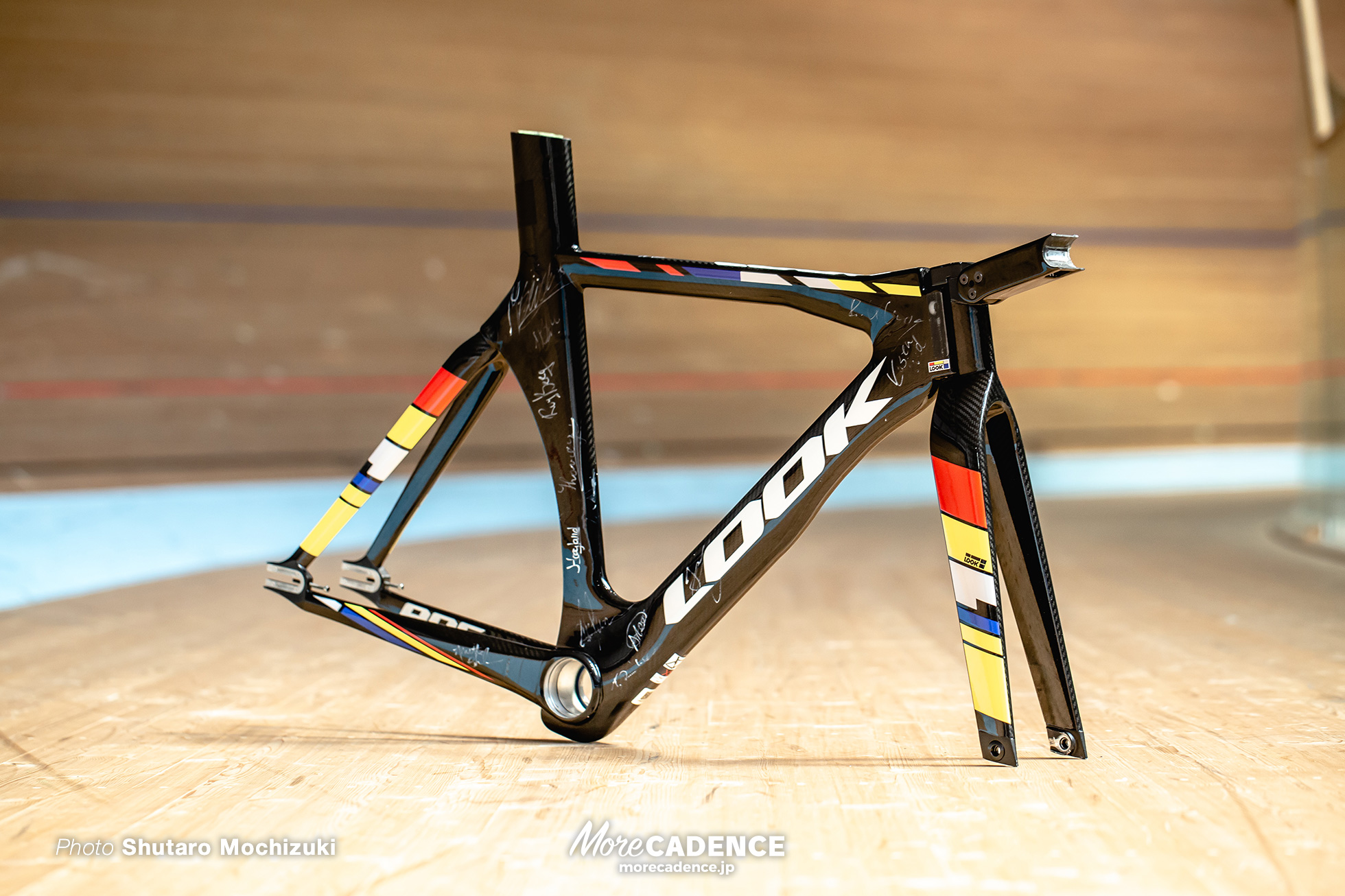 写真 : 5枚目/21枚）LOOK R96世界チャンピオンサイン入りフレーム