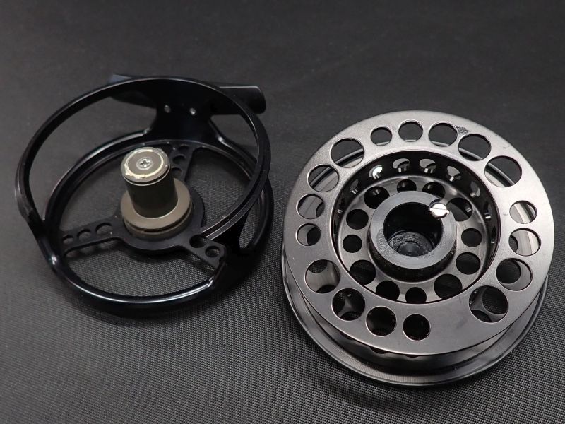 中古 VARIVAS バリバス サーフェイスシステムVSSリール 杜の家ブルック