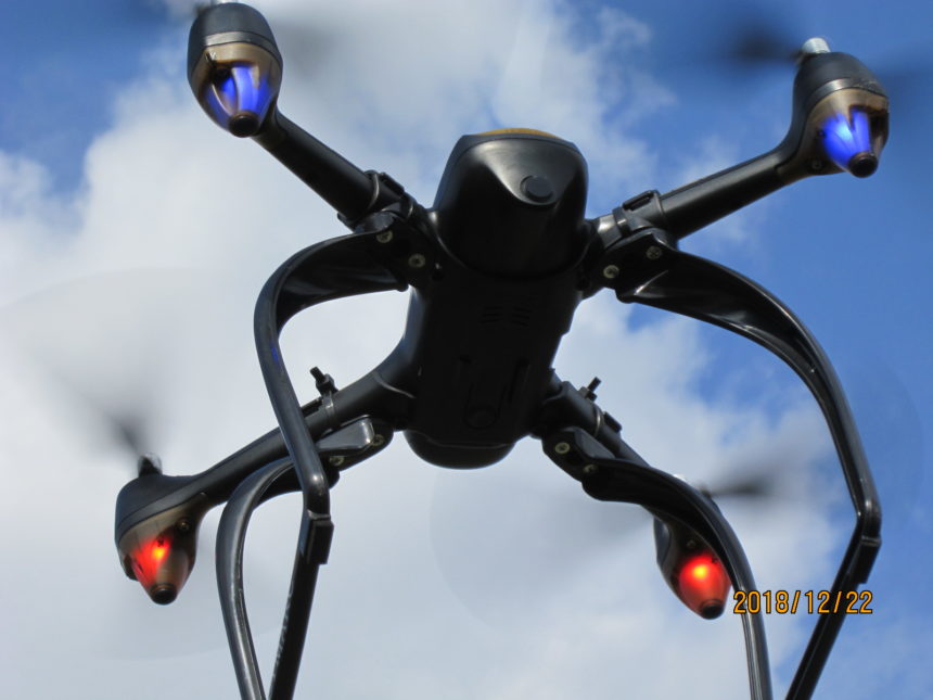 ドローン空撮動画の撮れるカメラ付き 初心者でも飛ばしてます！ H501A