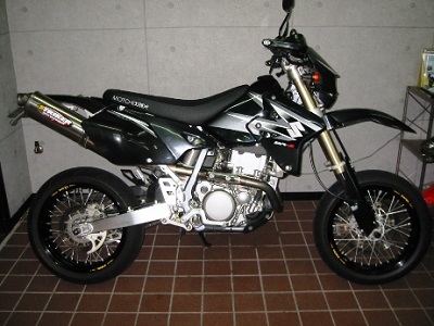 SUZUKI DR-Z400SM シートカスタム | カスタムバイクショップMOTO