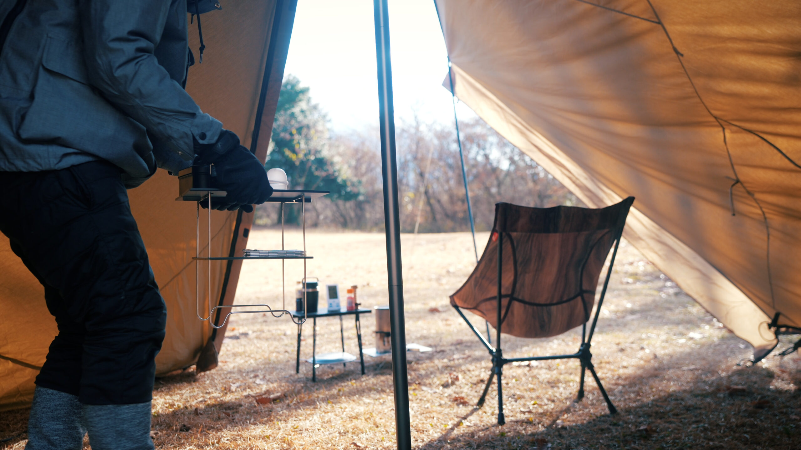 キャンプツーリングに最適な軽量テーブル｜TOKYO CRAFTS「コサイド
