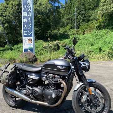 スピードツイン1200(トライアンフ) ブラック系・黒色のバイク一覧